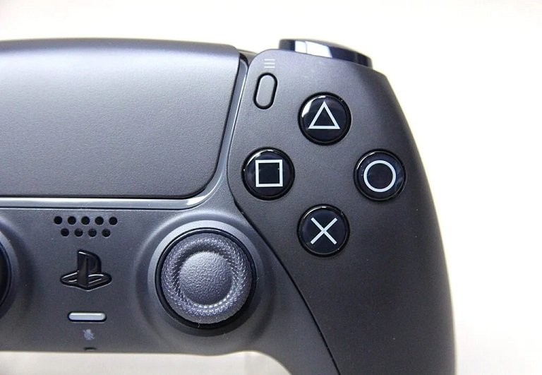 Sony patenta un mando de PlayStation con botones adaptativos